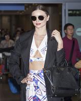 miranda_kerr_at_incheon_international_airport_in_seoul_12_10_2015_9.jpg