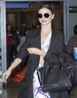 miranda_kerr_at_incheon_international_airport_in_seoul_12_10_2015_12.jpg