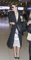 miranda_kerr_at_incheon_international_airport_in_seoul_12_10_2015_17.jpg