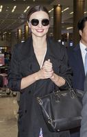 miranda_kerr_at_incheon_international_airport_in_seoul_12_10_2015_18.jpg