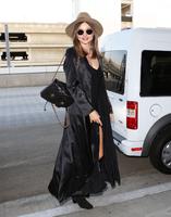 miranda_kerr_at_los_angeles_international_airport_09_22_2015_14.jpg