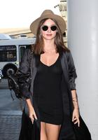 miranda_kerr_at_los_angeles_international_airport_09_22_2015_20.jpg