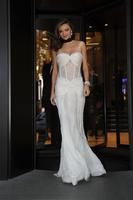 miranda_kerr_at_la_koriador_fashion_show_at_milan_fashion_week_09_24_2015_3.jpg