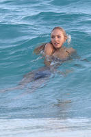 Candice_Swanepoel_05.jpg