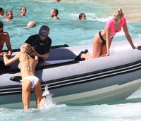 martha_hunt_elsa_hosk_121315_6.jpg