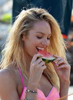 candice_swanepoel_in_bikini_victoria_s_secret_photoshoot_at_a_beach_in_st._barths_12_12_2015_23.jpg