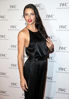 Come_Fly_With_Us_Gala_Dinner_Adriana_Lima_Make_uo_1024x1466.jpg