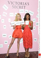 Rex_Victorias_Secret_Angels_5585233AS.jpg