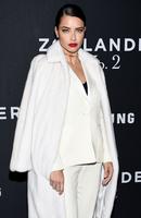 adriana_lima_zoolander_2_world_premiere_in_new_york_city_ny_4.80dd807936696c2354038b3d1e9ffda1.jpg