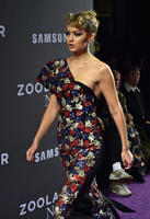 Gigi_Hadid__Zoolander_2_NY_Premiere__03.jpg