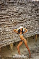 chanel_iman_2016_photo_sports_illustrated_x159762_tk3_02253_rawwmfinal1920.jpg