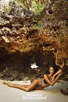 chanel_iman_2016_photo_sports_illustrated_x159762_tk3_01012_rawwmfinal1920.jpg