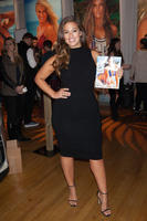 Ashley_Graham__Sports_Illustrated_Swimsuit_2016_Swim_City_Celebration__03.jpg