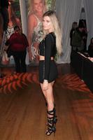 samantha_hoopes_at_si_swimsuit_2016_s_swim_city_celebration_in_nyc_6.jpg