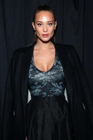 Hannah_Davis__Vera_Wang_2016_Fashion_Show__01.jpg