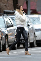 Irina_Shayk_in_tight_leather_pants__09.jpg