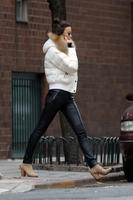 Irina_Shayk_in_tight_leather_pants__10.jpg