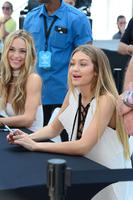 Gigi_Hadid__Sports_Illustrated_Swimsuit_2016_Swim_Beach__09.jpg