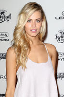 Hailey_Clauson_attends_Sports_Illustrated_Celebrates_Swimsuit_2016_05.jpg