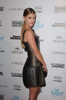 Nina_Agdal__Sports_Illustrated_Swimsuit_2016_Red_Carpet__08.jpg