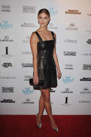 Nina_Agdal__Sports_Illustrated_Swimsuit_2016_Red_Carpet__10.jpg