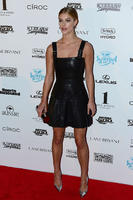 Nina_Agdal__Sports_Illustrated_Swimsuit_2016_Red_Carpet__16.jpg