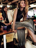 karlie_kloss_kendall_jenner_gigi_hadid_by_mario_testino_for_vogue_us_march_2016_9.jpg