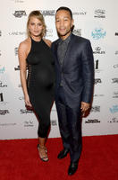 Chrissy_Teigen_John_Legend_Sports_Illustrated_BBQ__1_.jpg