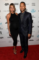 Chrissy_Teigen_John_Legend_Sports_Illustrated_BBQ__4_.jpg