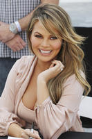 Chrissy_Teigen_Sports_Illustrated_Event_February_2016.jpg