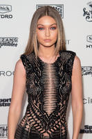 Gigi_Hadid_Sports_Illustrated_Swimsuit_Launch_2016__6_.jpg