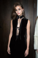Topshop_Unique_Fall_2016_Backstage_W8g4NHw1RAgx.jpg
