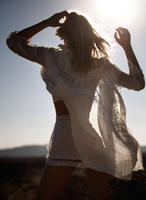 ELLE_France_12_f__vrier_2016_Hailey_Clauson_by_Jan_Welters_02.jpg