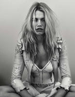 ELLE_France_12_f__vrier_2016_Hailey_Clauson_by_Jan_Welters_07.jpg