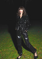 Vogue_Paris_March_2016_Irina_Shayk_Steffy_Argelich_by_Mert_and_Marcus_08.jpg