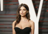Emily_Ratajkowski_3.f213eeeacf456ab949ddc6584d1925b3.jpg