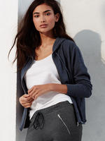 V579435_CROP1.jpg
