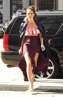 lily_aldridge_leaving_the_buzzfeed_office_in_new_york_410021555.jpg