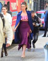 lily_aldridge_leaving_the_buzzfeed_office_in_new_york_1010021555.jpg