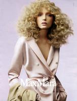 51505_at_Lily_Donaldson_2008_02_maxmara_vor_122_83lo.jpg