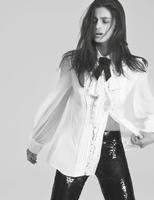 Vogue_Paris_September_2016_04_Taylor_Hill_by_Mert_Alas_Marcus_Piggott.jpg