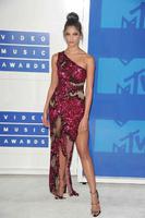 taylor_hill_mtv_video_music_awards_2016_in_new_york_august_28_5.jpg