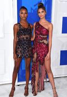 Taylor_Hill_Jasmine_Tookes_VMA_2016_KOKO_TV_.jpg