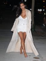 kim_kardashian_style_out_in_nyc_8_29_2016_2.jpg