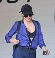 khloe_kardashian_leaving_the_gym_in_los_angeles_8_25_2016_2.jpg