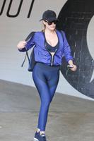 khloe_kardashian_leaving_the_gym_in_los_angeles_8_25_2016_6.jpg