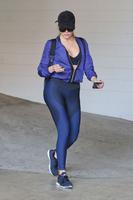 khloe_kardashian_leaving_the_gym_in_los_angeles_8_25_2016_13.jpg