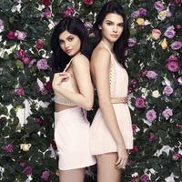 kendall_and_kylie_jenner_pacsun_s_exclusive_paradise_lost_collection_photoshoot_2016_4.jpg