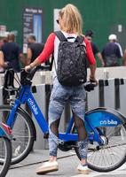 nina_agdal_out_in_nyc_8_21_2016_4.jpg