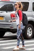 nina_agdal_out_in_nyc_8_21_2016_6.jpg